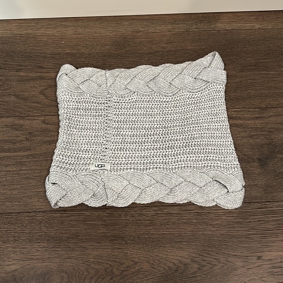 Ugg Neck Warmer - Picture 2 of 3